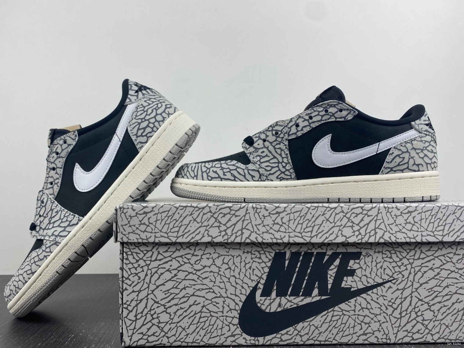 Retro CZ0790-001 Jordan Cement Black 1 OG Low - 0414